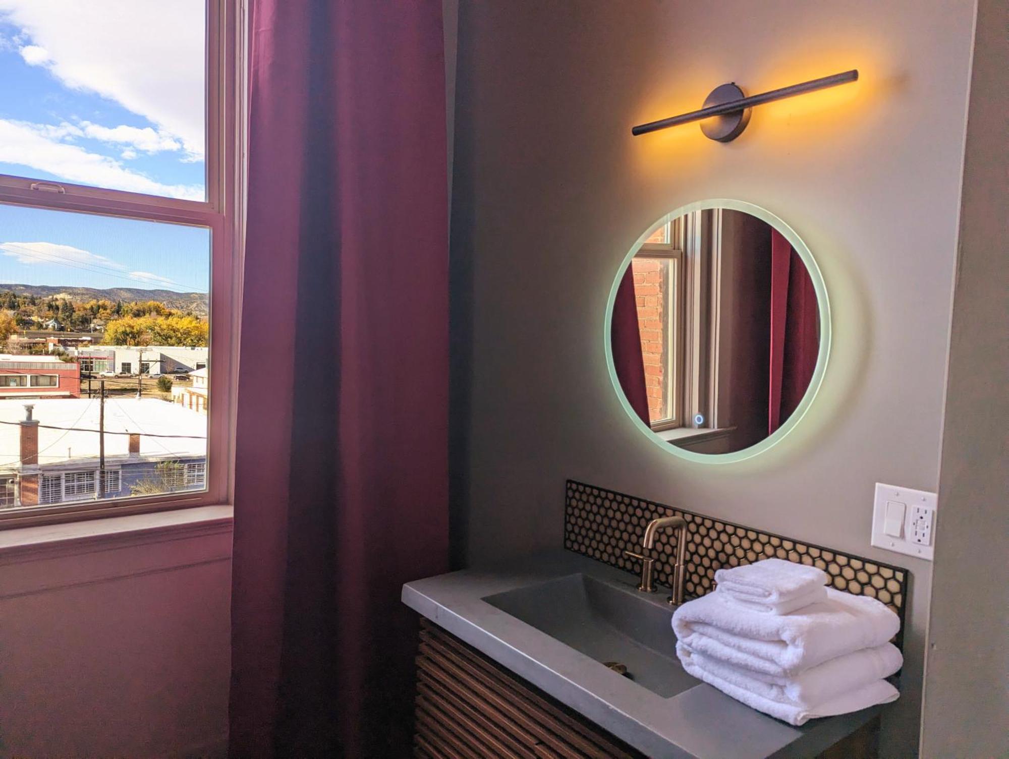 The Well Hotel & Taproom トリニダード エクステリア 写真